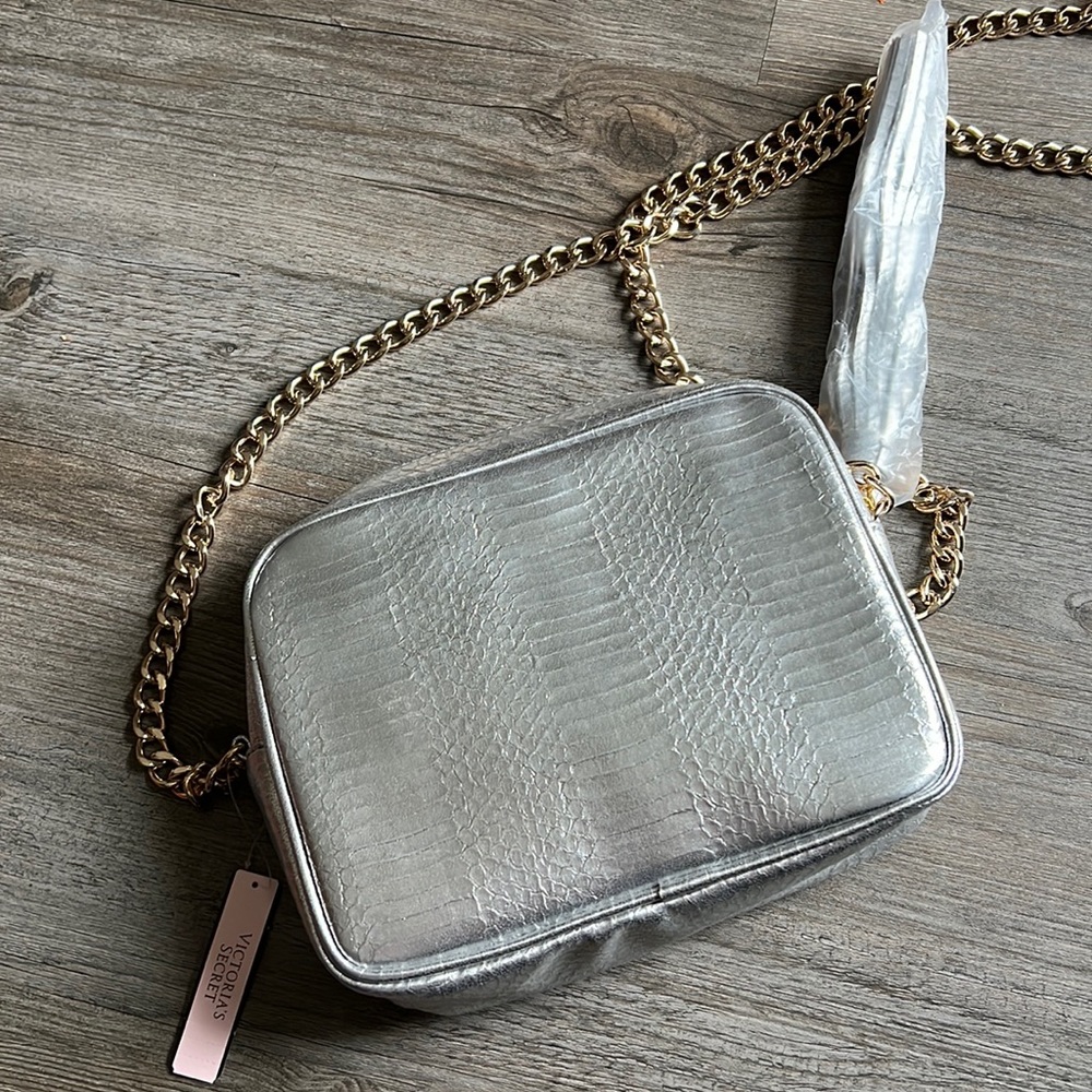 NWT Victoria’s Secret Silver Python Pattern Chain Crossbody - Picture 6 of 10